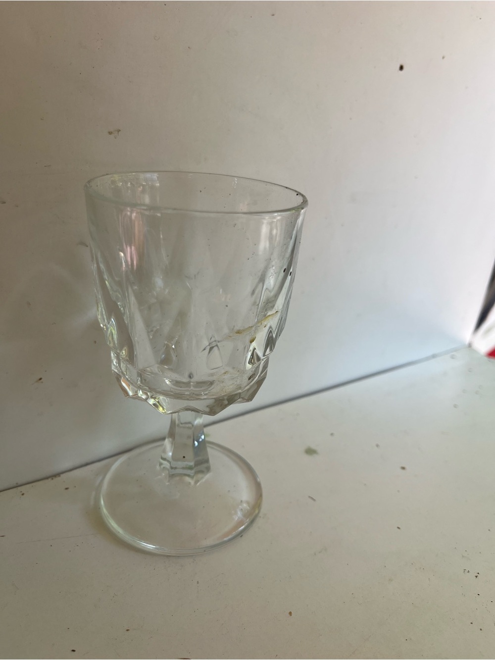 Clear Crystal-Style Wine Goblet - Elegant Faceted Design